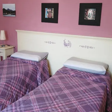 Sa Rosa E Su Trapperi Couette-café Oschiri
