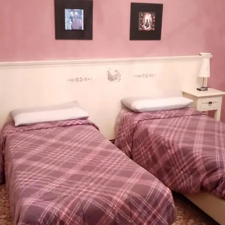 Sa Rosa E Su Trapperi Couette-café