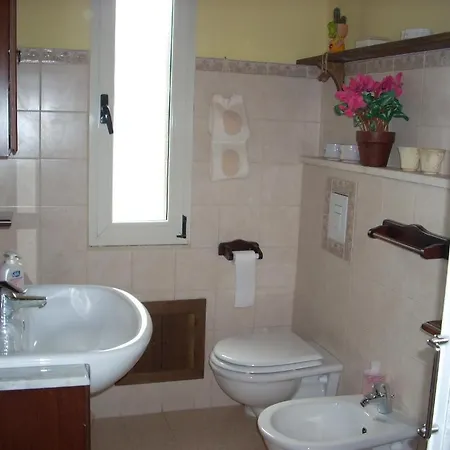 Couette-café Sa Rosa E Su Trapperi 3*