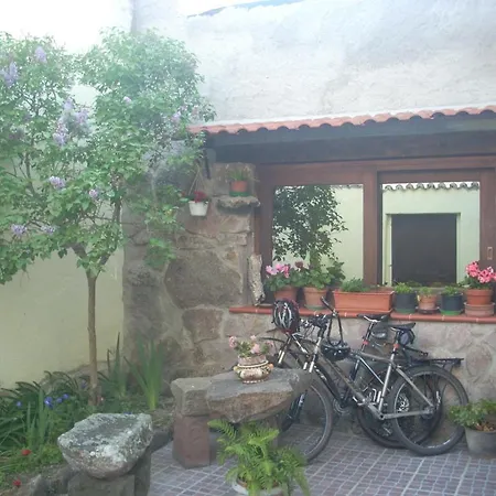 Sa Rosa E Su Trapperi Couette-café 3*